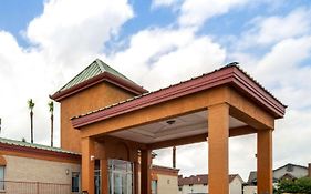 Econo Lodge Inn & Suites Eagle Pass